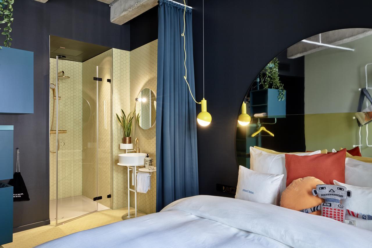 25Hours Hotel The Circle Koln Bagian luar foto