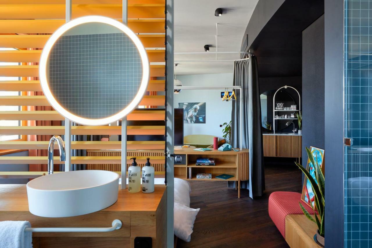 25Hours Hotel The Circle Koln Bagian luar foto