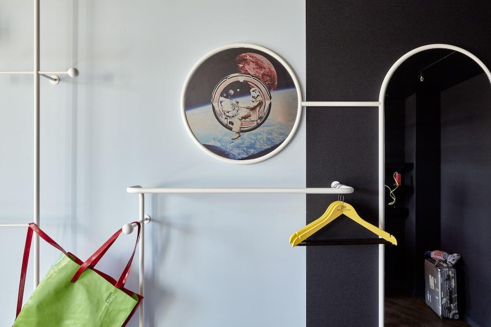 25Hours Hotel The Circle Koln Bagian luar foto